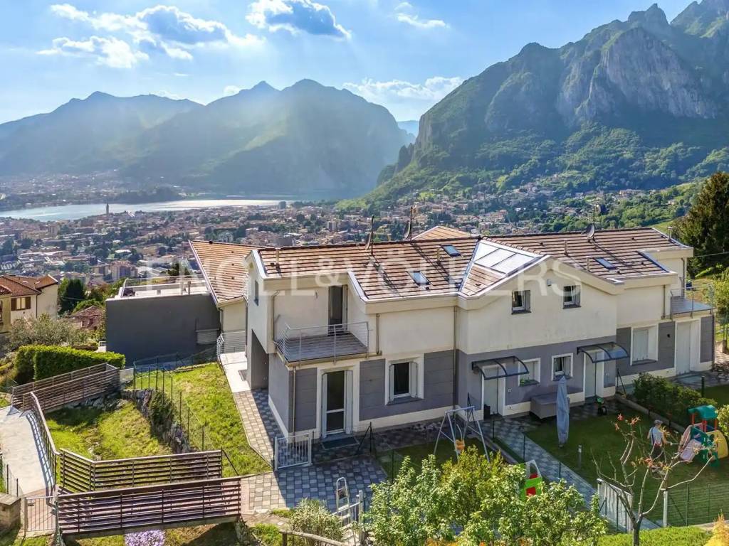 Villa bifamiliare, nuova, 270 m², acquate, lecco