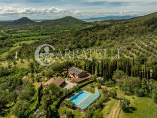 Lago Trasimeno podere con villa e piscina