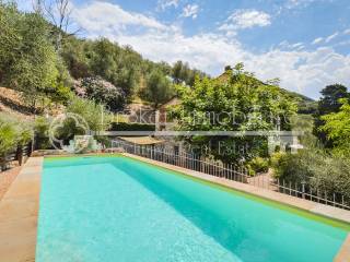 Casale in vendita in Toscana con piscina
