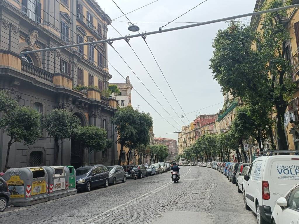 Birreria - pub via santa teresa degli scalzi, stella - materdei, napoli