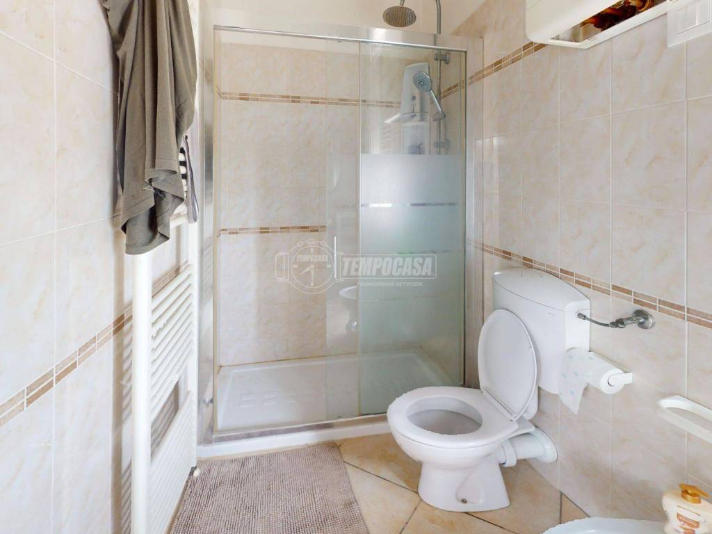 A1801-Bathroom