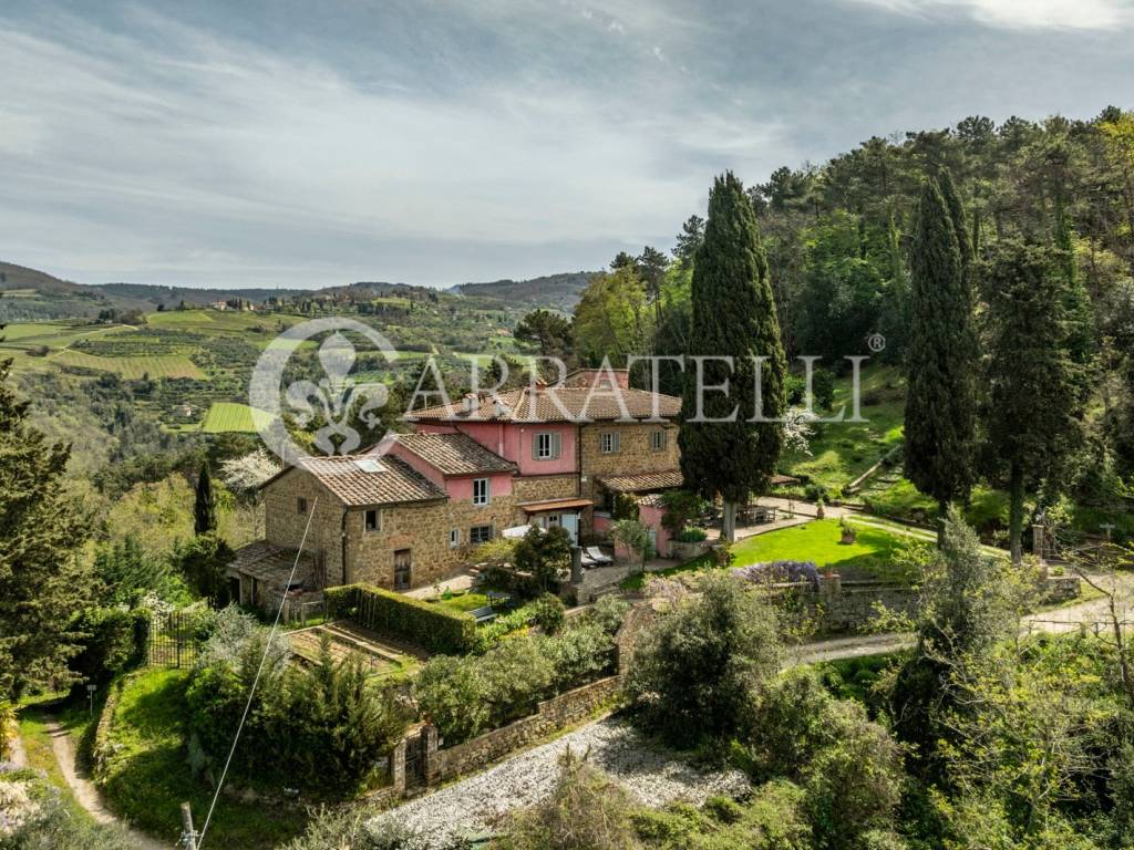 Casale con piscina e terreno a Greve in Chianti