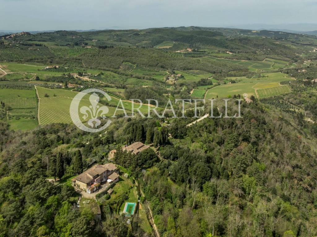 Casale con piscina e terreno a Greve in Chianti