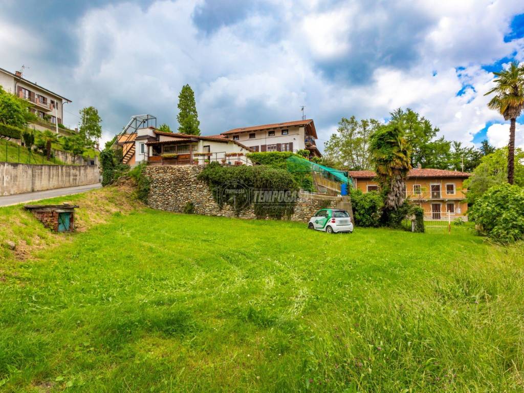 giardino prima della casa