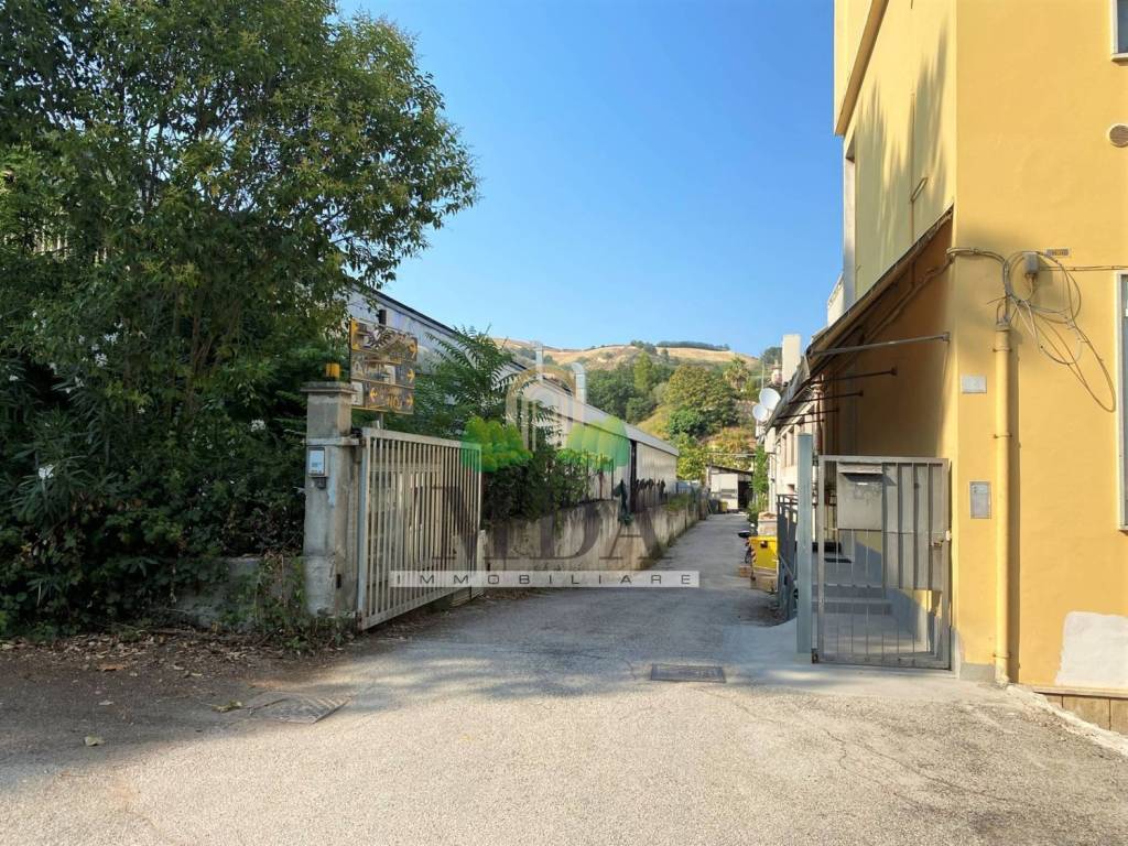 Capannone via col dei pioppi, 14, paese alto, ponterotto, san benedetto del tronto