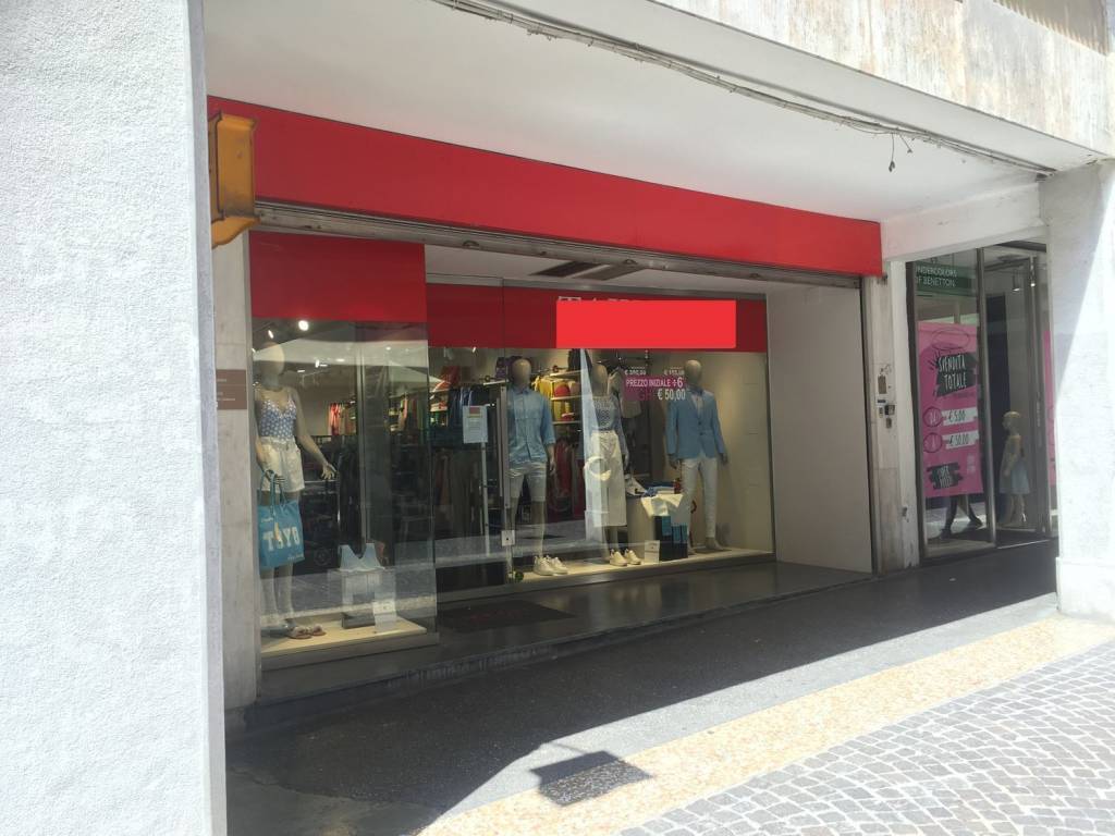 Locale commerciale corso vittorio emanuele, 10, centro storico, pordenone