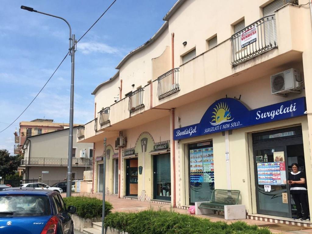 Quadrilocale viale crotone, catanzaro lido, catanzaro