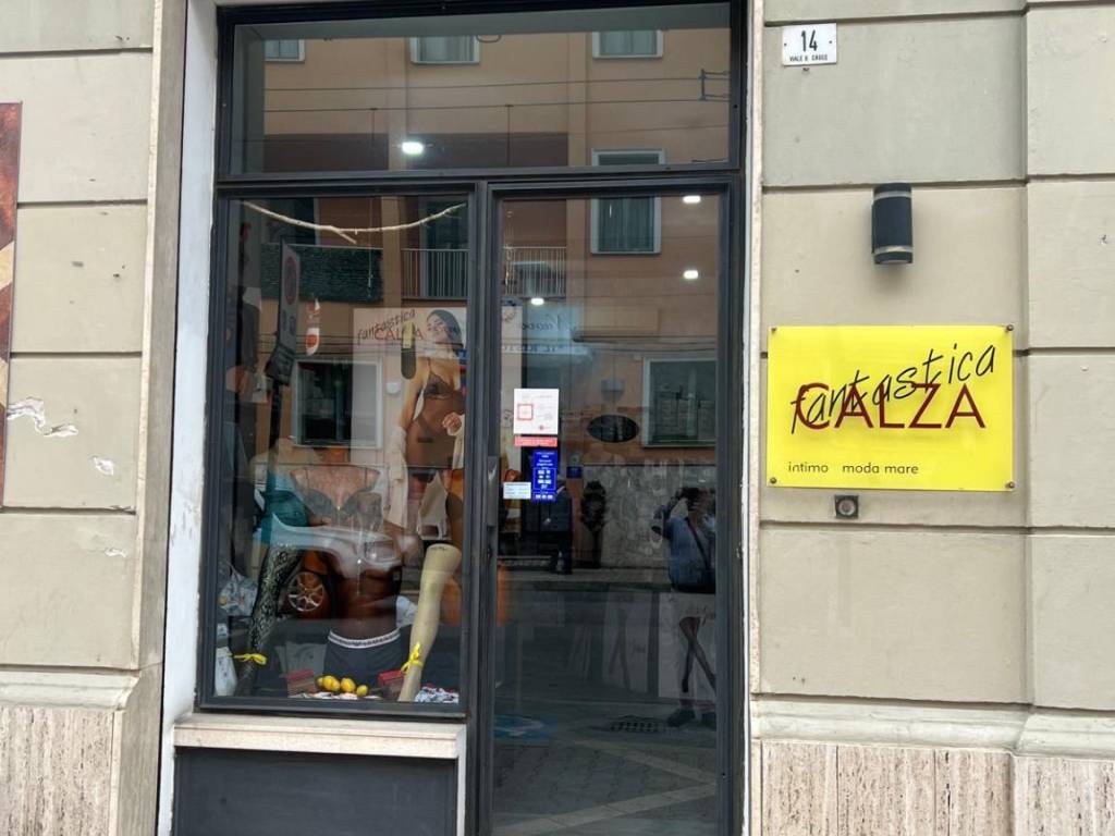 Negozio di abbigliamento viale benedetto croce 24, chieti scalo, chieti