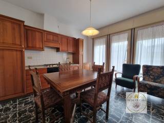 casa a este in vendita