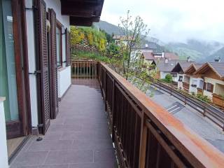 Casa pittoresca di montagna con balconi, giardino privato e vista panoramica - Foto 7