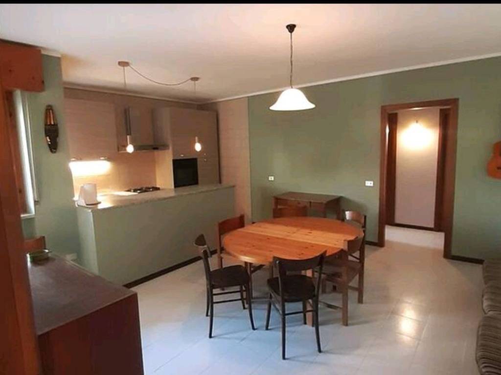 Affitto Appartamento Lecce. Trilocale in via Lequile 68. Ottimo stato