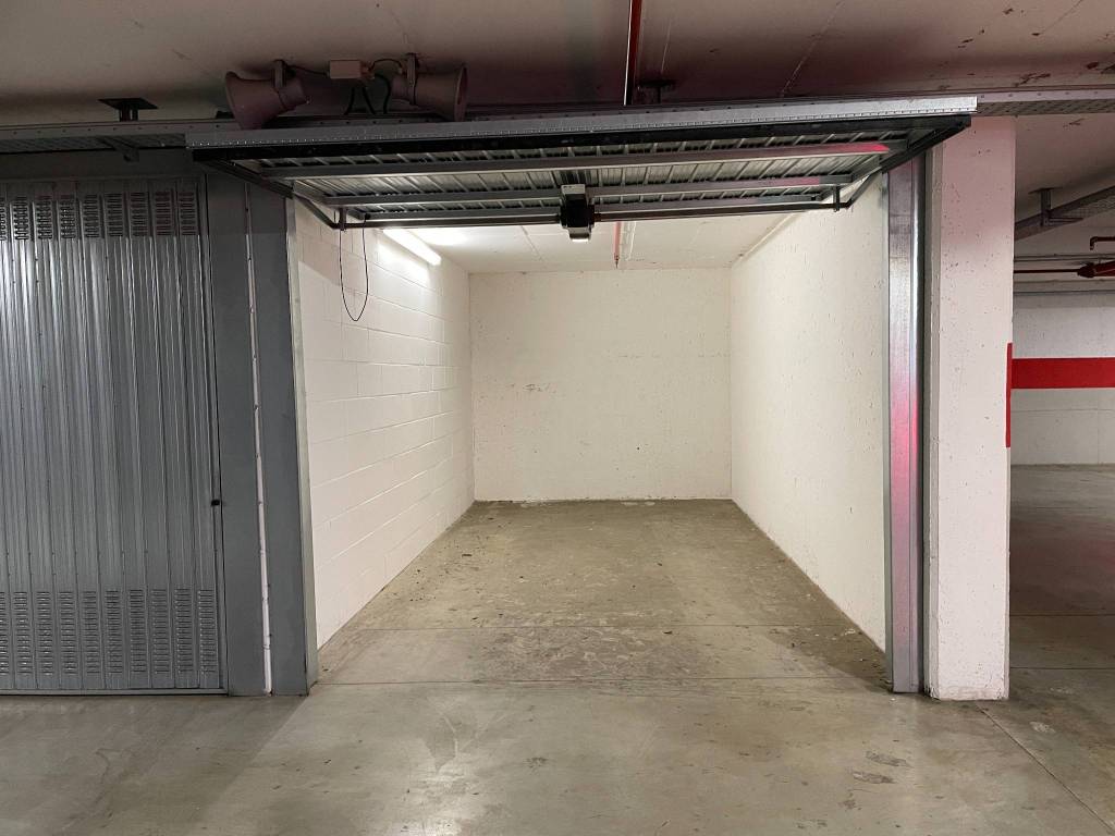 Garage - box via francesco daverio 7, guastalla, milano