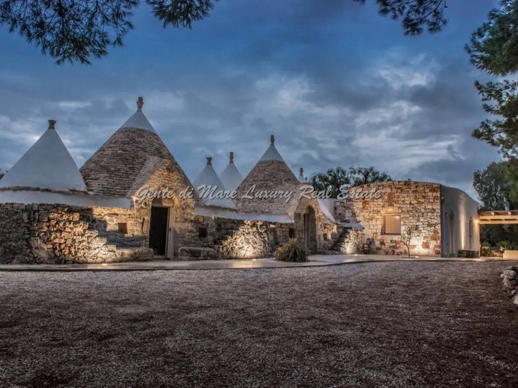 Trullo con piscina