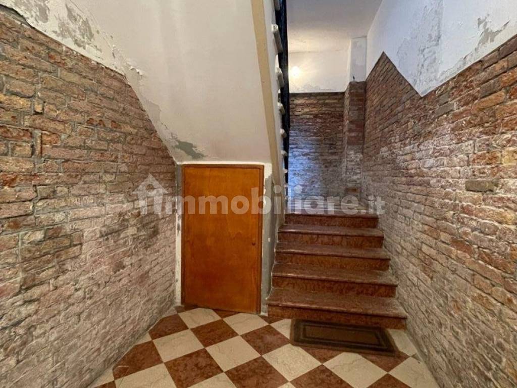 Ingresso dal cortile