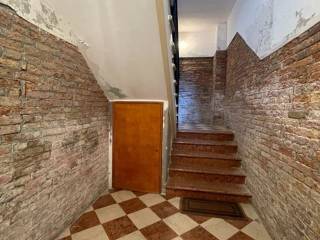 Ingresso dal cortile