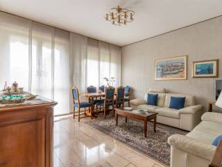 Trilocale viale Cassala 59, Navigli - Darsena, Milano