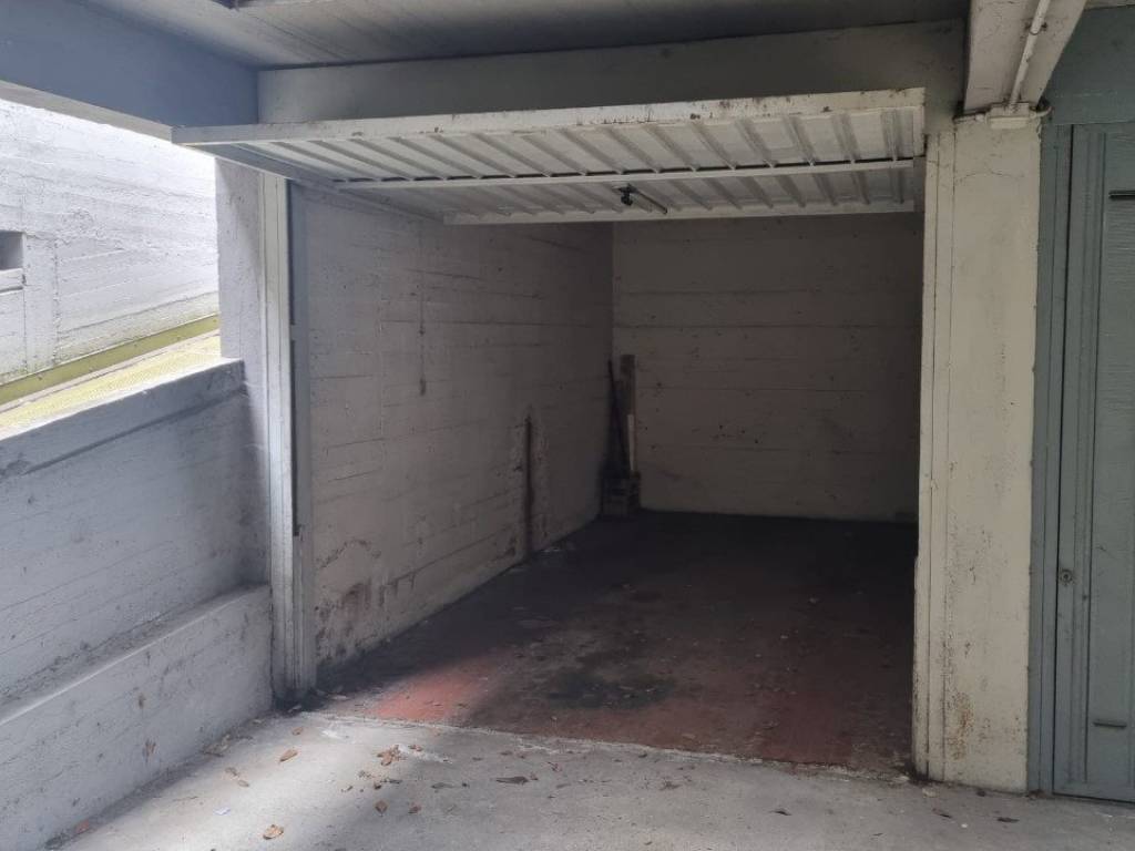 Garage - box via guglielmo d'alzano, stazione, bergamo