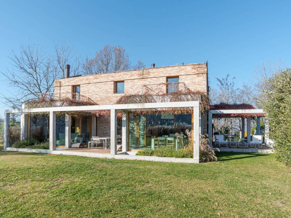 vendita-villa-unifamiliare-in-via-monticello-collecchio-ottimo-stato