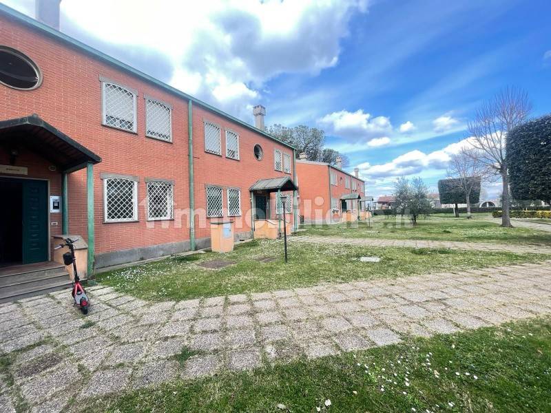 Vendita Appartamento Roma. Bilocale in via Andrea Noale. Buono stato