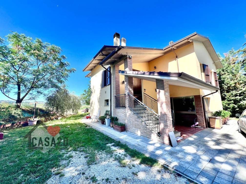 Villa in vendita a Longiano