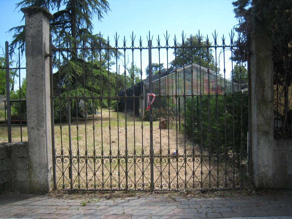 Terreno agricolo piazza monsignor rossi, centro, basiglio