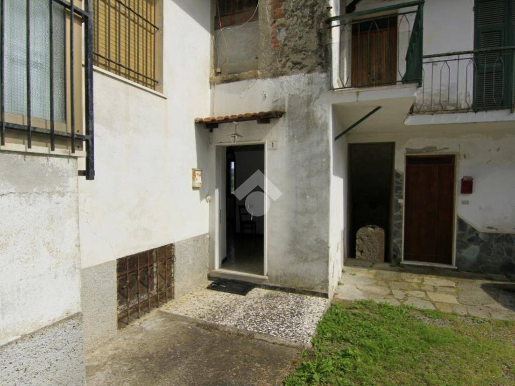 facciata interna con ingresso