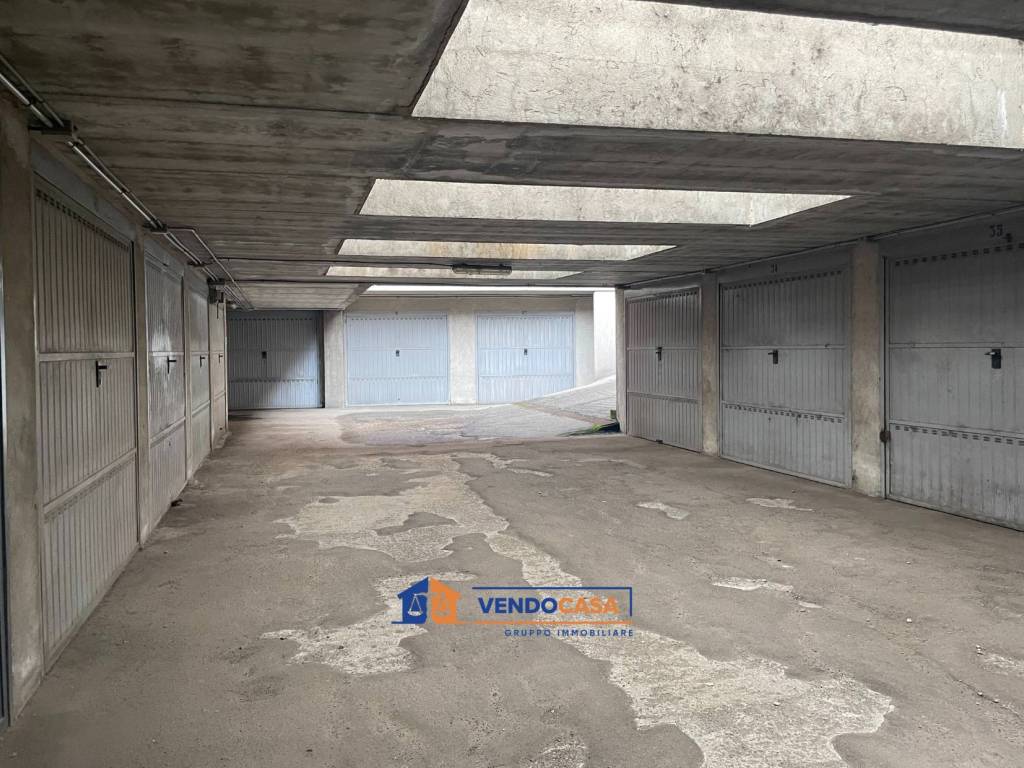 Garage - box via vittorio alfieri 25, centro, carmagnola