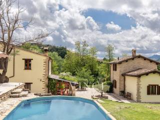 Casale ristrutturato con cottage