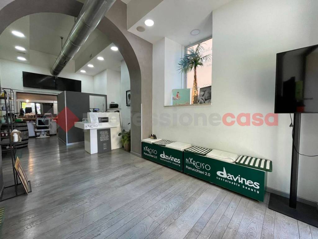 Attività commerciale via roma, 81, terracina