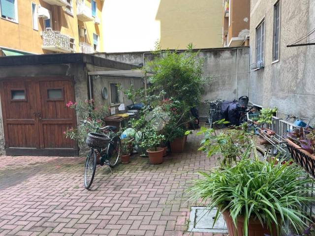 Cortile interno.33 (2)