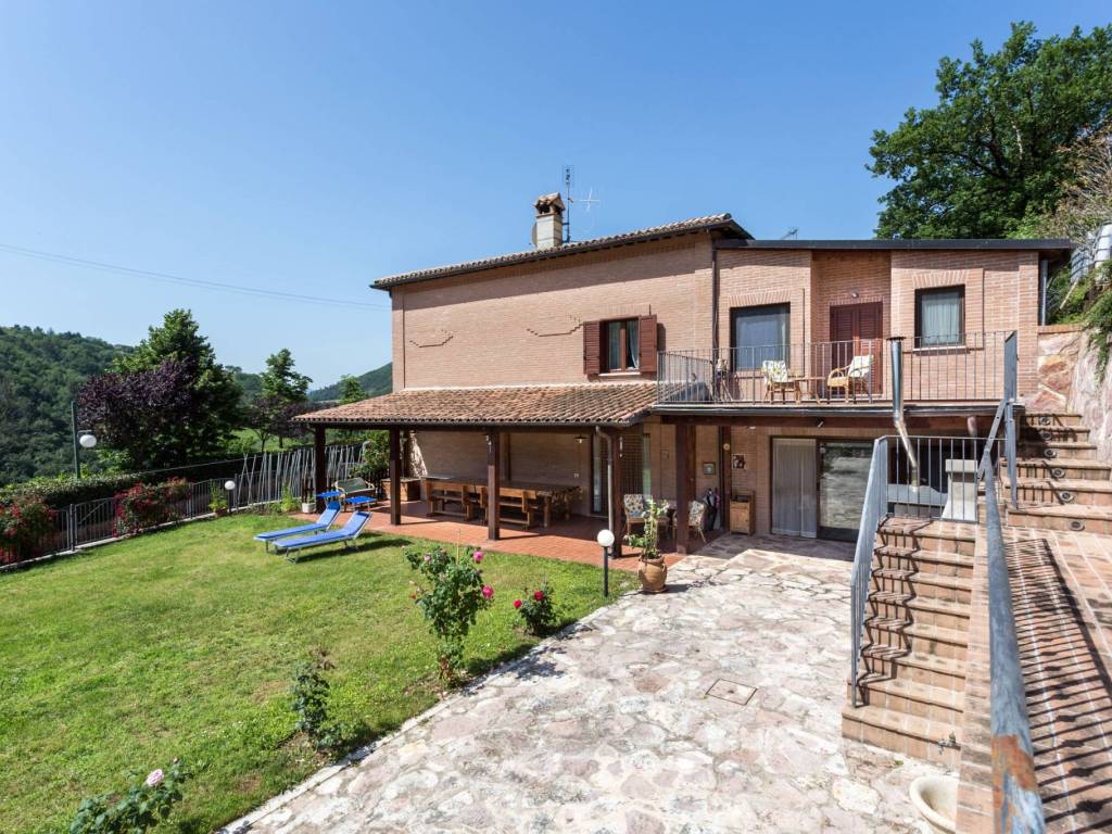 Villa bifamiliare, ottimo stato, 160 m², fogliano, castagnacupa, montebibico, strettura, spoleto