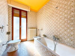 palazzo vendita quarona bagno1 wmk 0