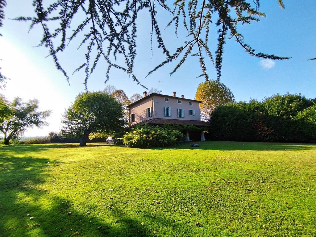 Villa unifamiliare, buono stato, 417 m², traversetolo