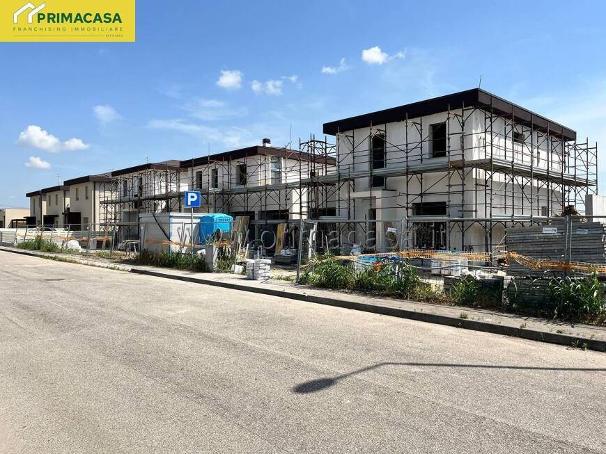 Villa a schiera piazza roma 111, centro, ronco all'adige