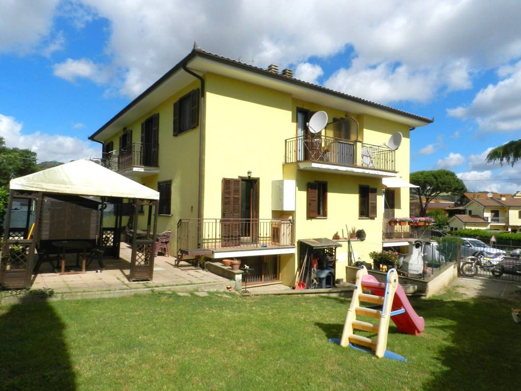 Sale Multi-family villa in via Blera Monte Romano. Excellent condition ...