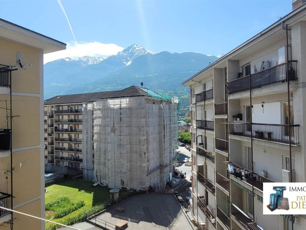 Alloggio-aosta-ultimo-piano-aosta-centro-prestigio