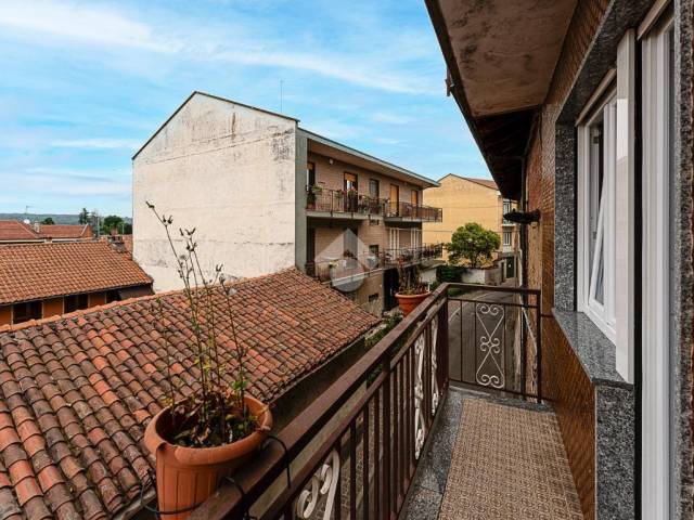 balcone lato strada