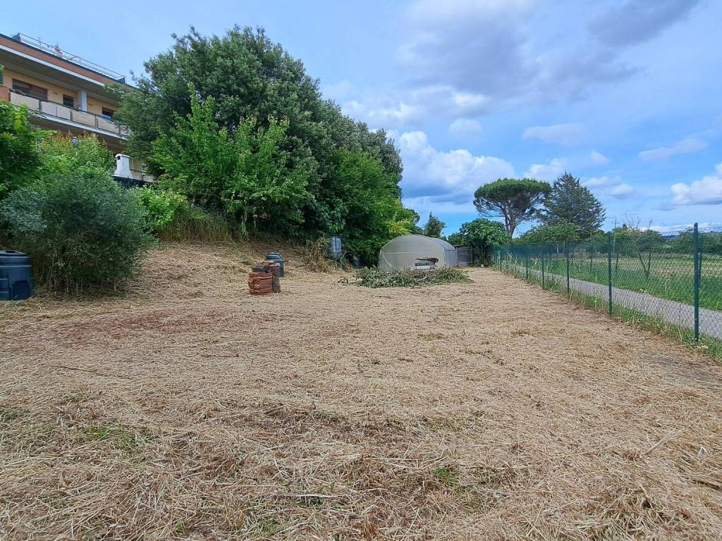 Terreno non edificabile via vecchia, castel del piano - pila, perugia