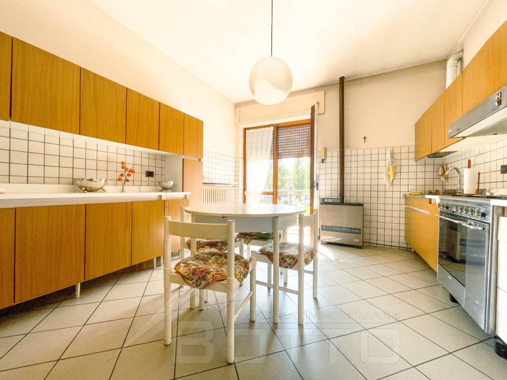 casa vendita borgomanero cucina wmk 0