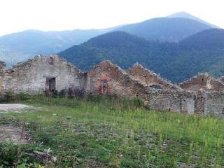 fabbricati collabenti località Grangia