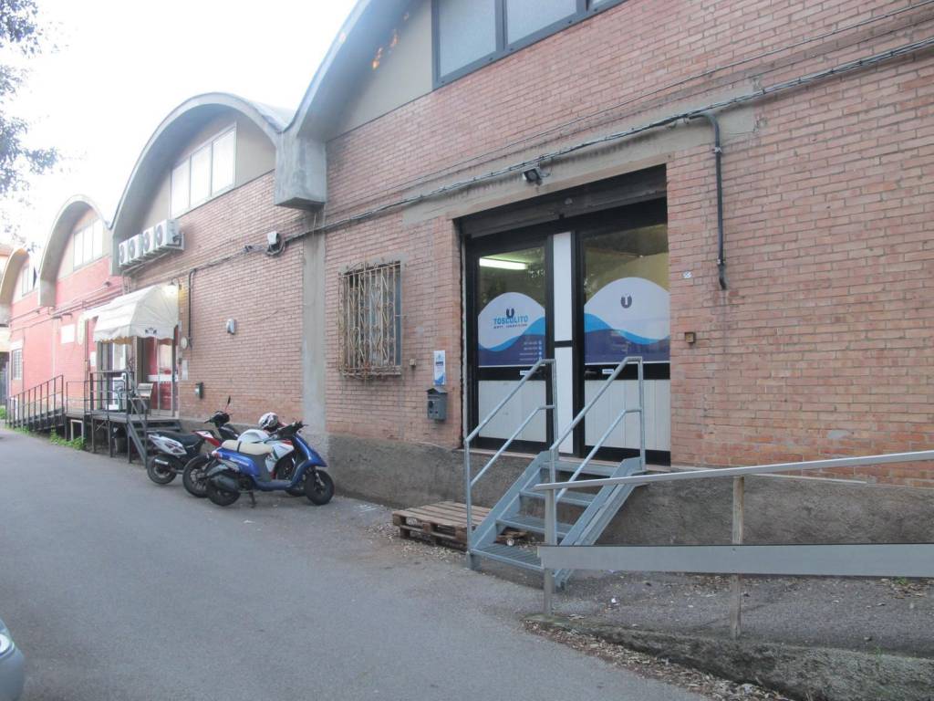 Locale commerciale via corsica san c., centro, piombino