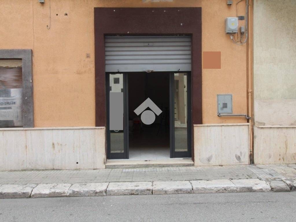 Garage - box via adamello 8, cappuccini, brindisi
