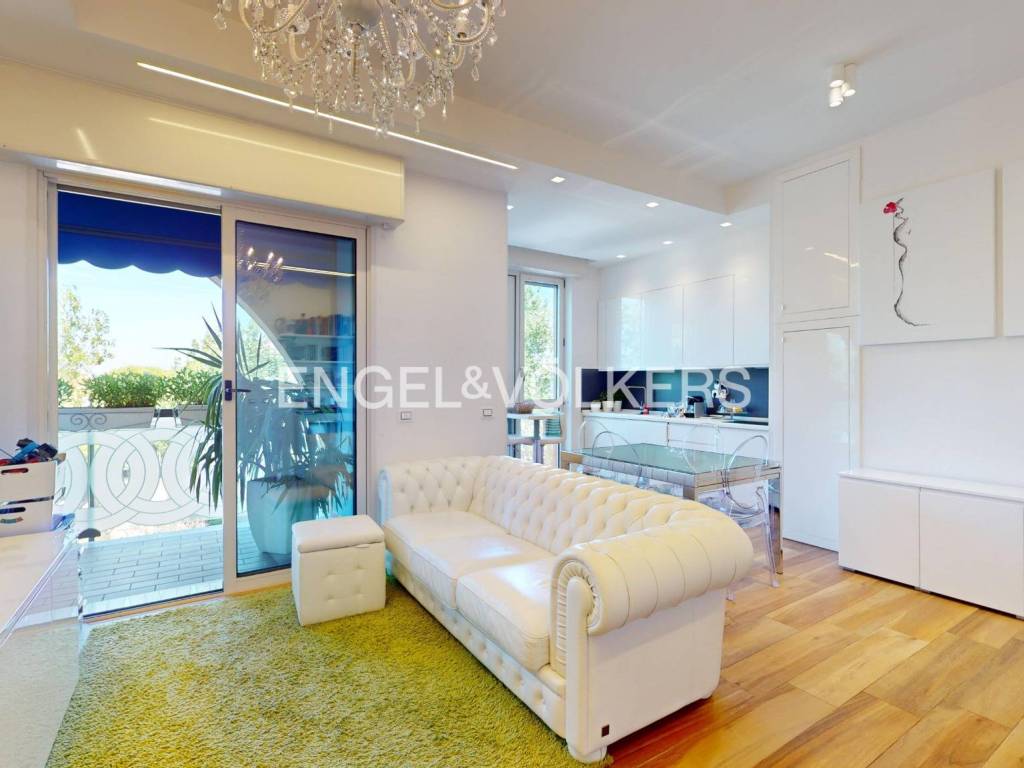 Rent Apartment Rimini. 4room flat in via Flaminia 183/B. Excellent condition, third floor