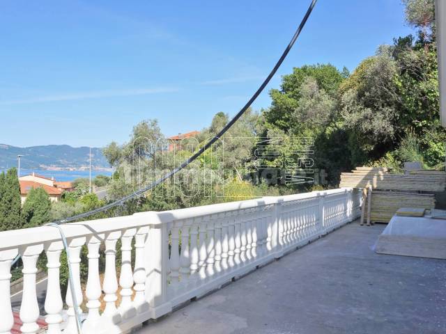 Terrazza con vista mare