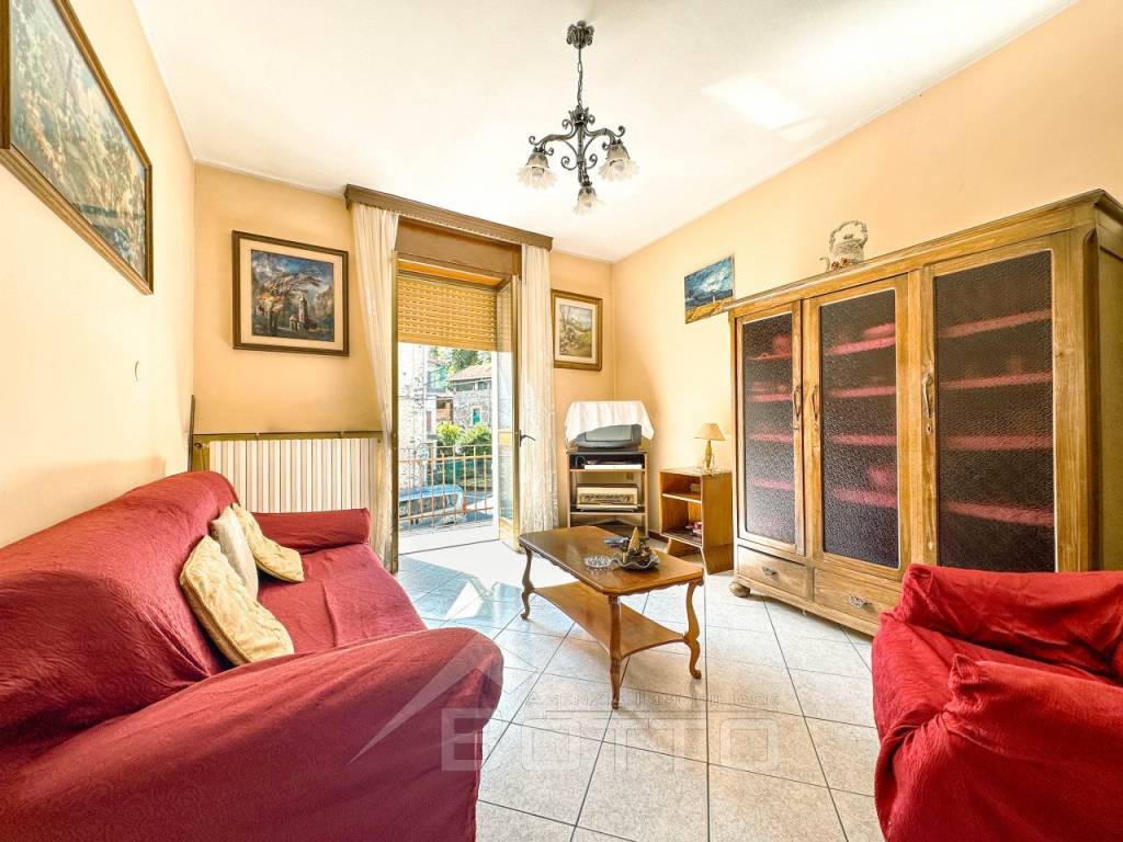 casa vendita bornate salotto wmk 0