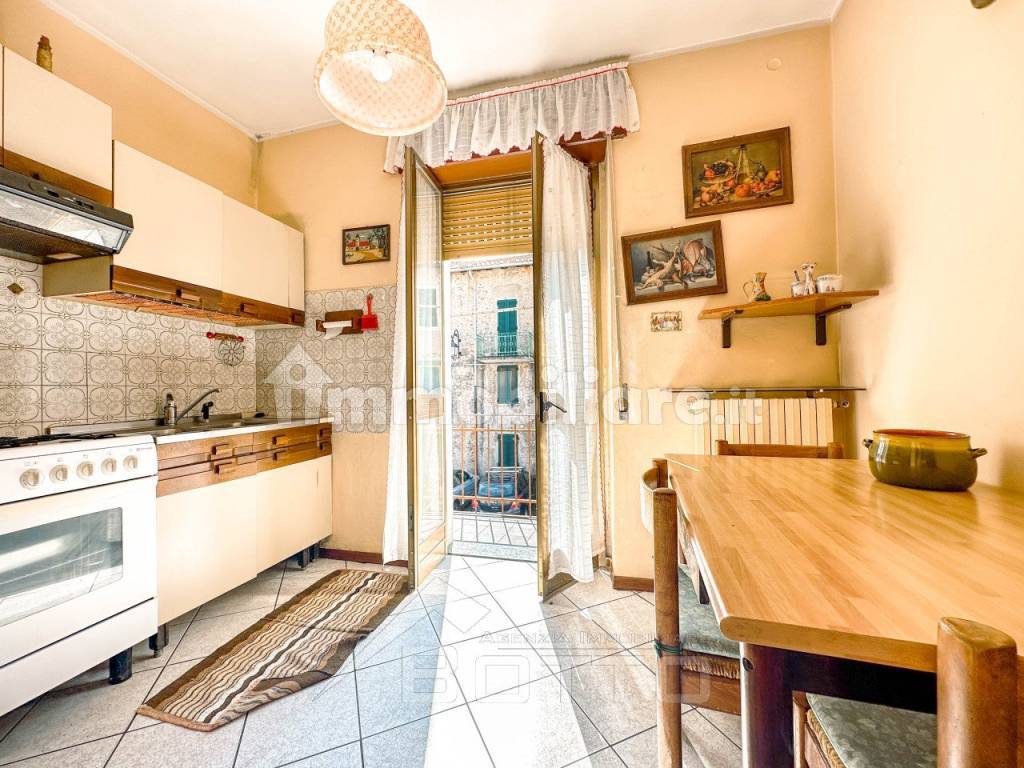 casa vendita bornate cucina3 wmk 0