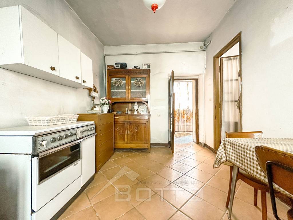 casa vendita bornate cucina2 wmk 0