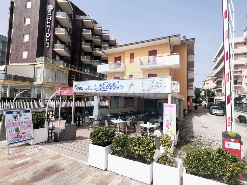 Locale commerciale lungomare guglielmo marconi 92, lungomare marconi, alba adriatica