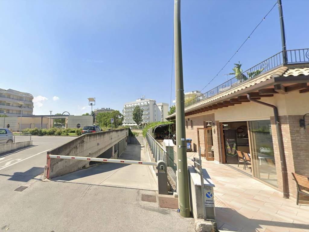 Posto auto - moto viale giosuè carducci, cattolica