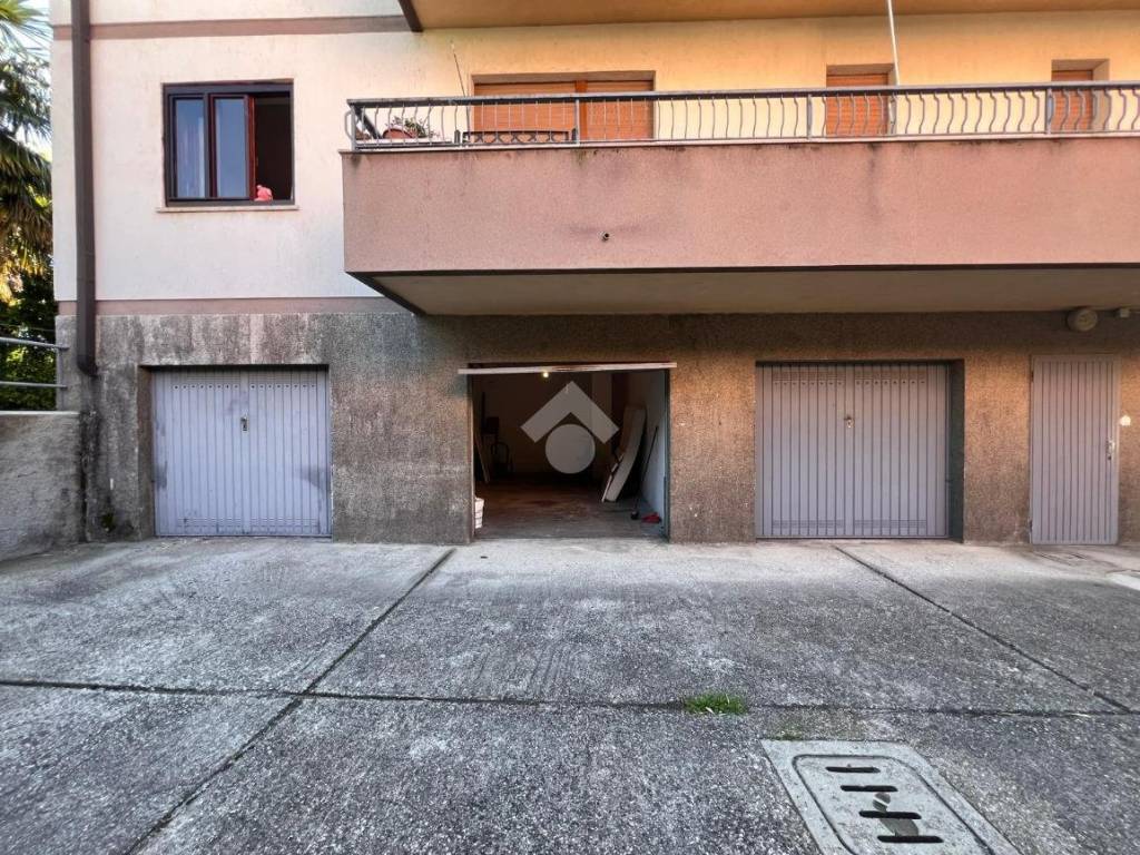 Garage - box via della poma 5, centro, monfalcone